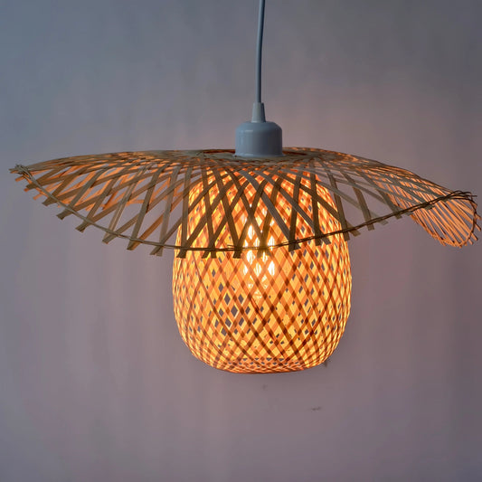 Pendelleuchte Rattan aus Bambus – Handgeflochtene Natur Hängeleuchte | RattanHaus™